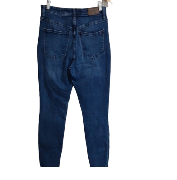 2/$20 Madewell curvy roadtripper high rise jean in size 28 - Picture 8 of 9